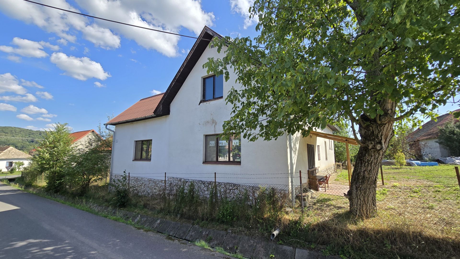 PRIESTRANNÝ RODINNÝ DOM, HONTIANSKÉ TESÁRE
